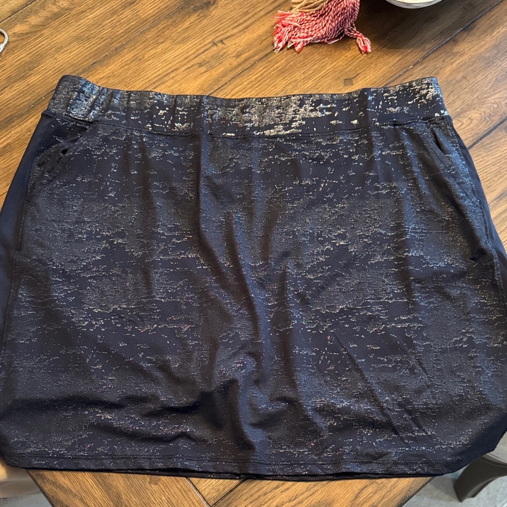 Comfy black and silver skort